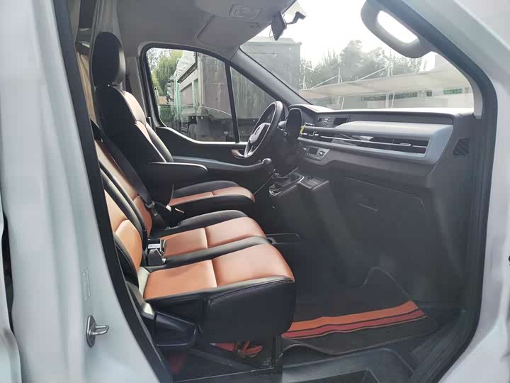 Foton Toano Big V 2024 2024款 图雅诺大V CITY 2.0T手动 长轴中顶 后单胎5/6/7/9座