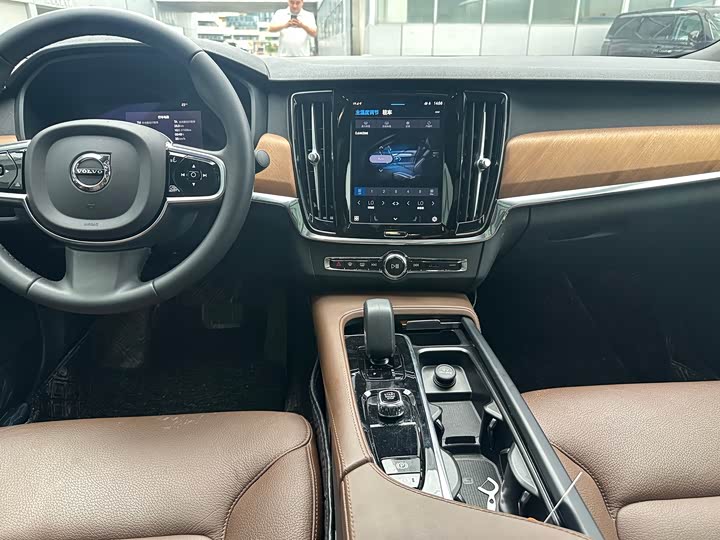Volvo S90 2025 2025款 B5 智逸豪华版