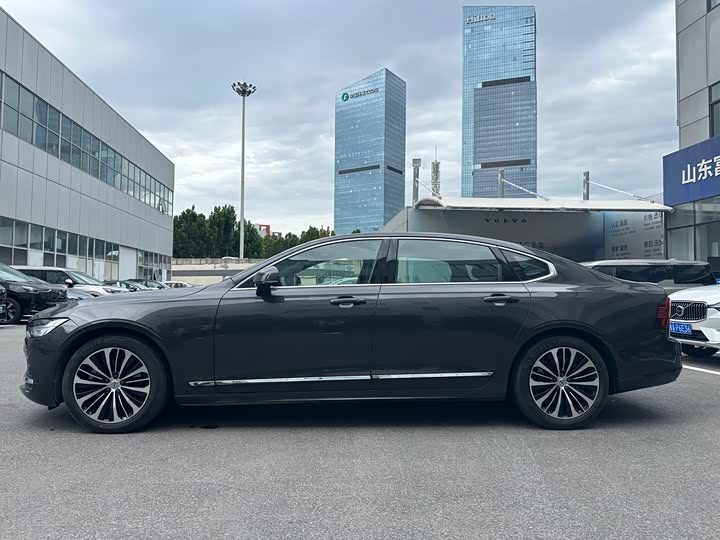 Volvo S90 2025 2025款 B5 智逸豪华版