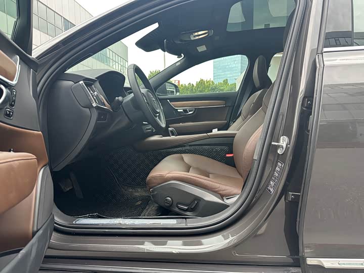 Volvo S90 2025 2025款 B5 智逸豪华版