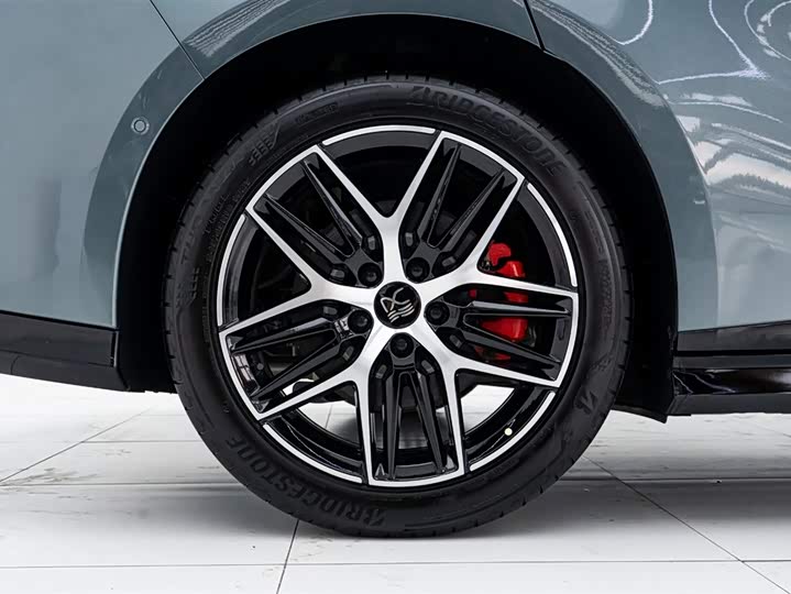 BYD Han L 2025 2025款 DM-p 四驱激光雷达旗舰型