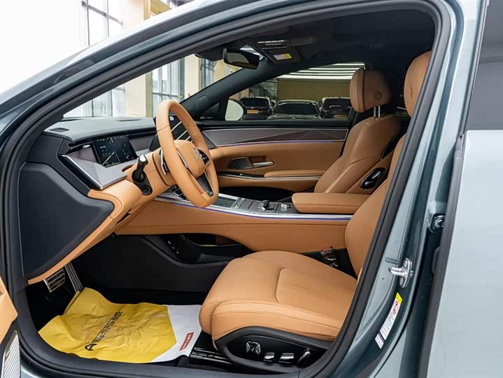 BYD Han L 2025 2025款 DM-p 四驱激光雷达旗舰型