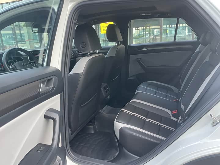 Volkswagen T-Roc 2023 2023款 300TSI DSG两驱星光版