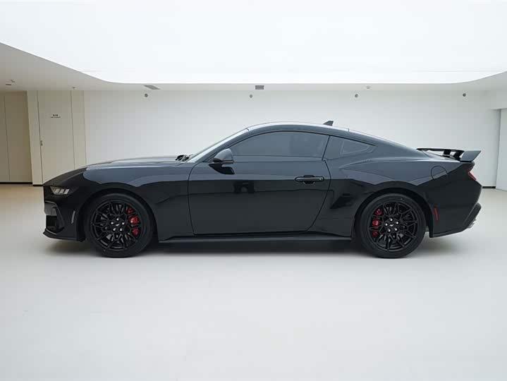 Ford Mustang 2024 2024款 2.3T EcoBoost 硬顶性能版