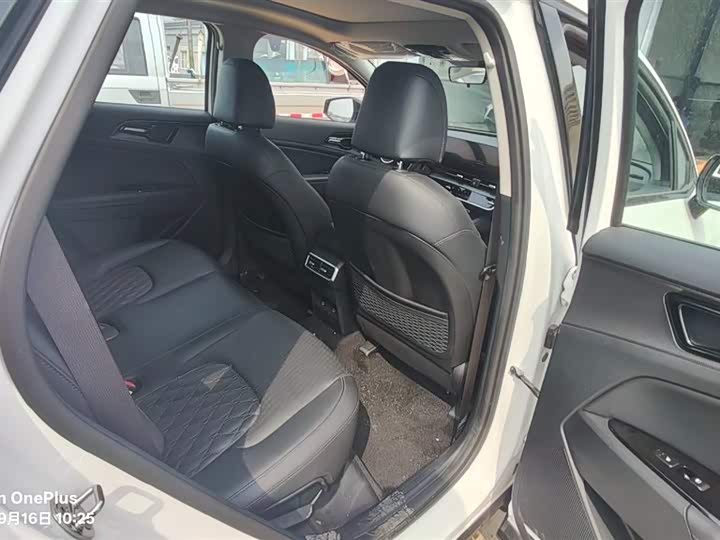 Kia Sportage 2023 2023款 2.0T 两驱旗舰版