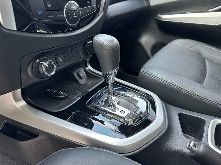 Nissan Terra 2020 2020款 2.5L XL Upper 4WD 自动四驱豪华版