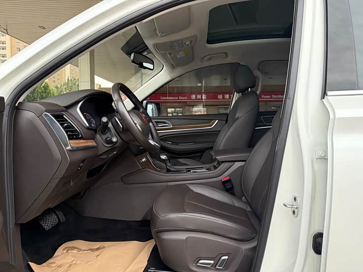 Roewe RX8 2019 2019款 30T 智联网两驱超群旗舰版