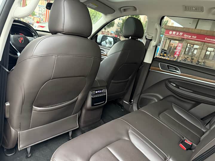 Roewe RX8 2019 2019款 30T 智联网两驱超群旗舰版