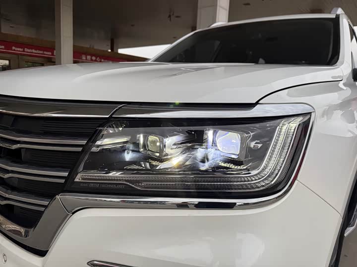 Roewe RX8 2019 2019款 30T 智联网两驱超群旗舰版