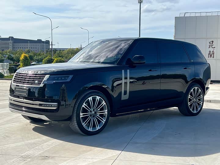 Land Rover Range Rover 2025 2025款 3.0 L6 400PS 盛世加长版