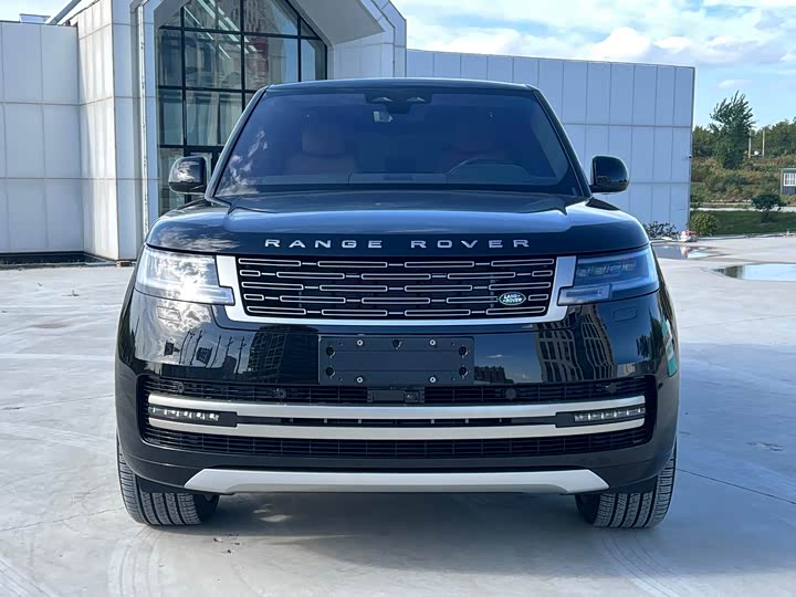 Land Rover Range Rover 2025 2025款 3.0 L6 400PS 盛世加长版