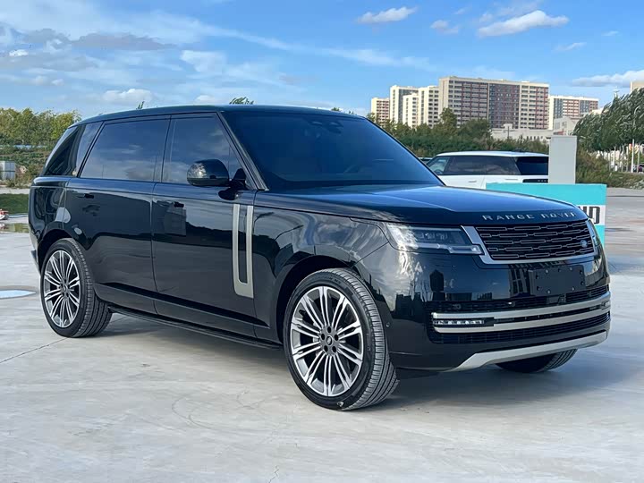 Land Rover Range Rover 2025 2025款 3.0 L6 400PS 盛世加长版