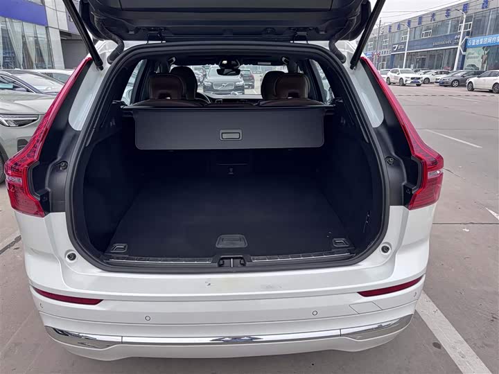 Volvo XC60 Hybrid 2025 2025款 插电式混动 长续航四驱智雅豪华版
