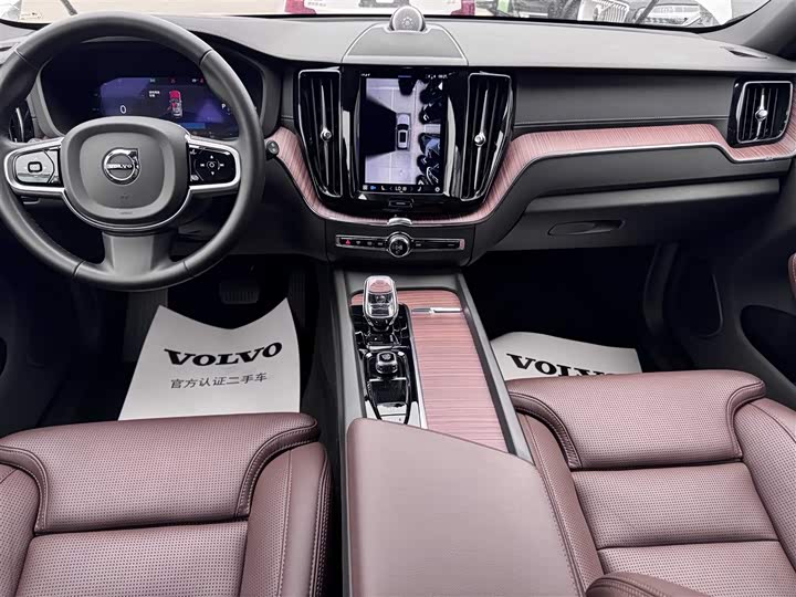 Volvo XC60 Hybrid 2025 2025款 插电式混动 长续航四驱智雅豪华版