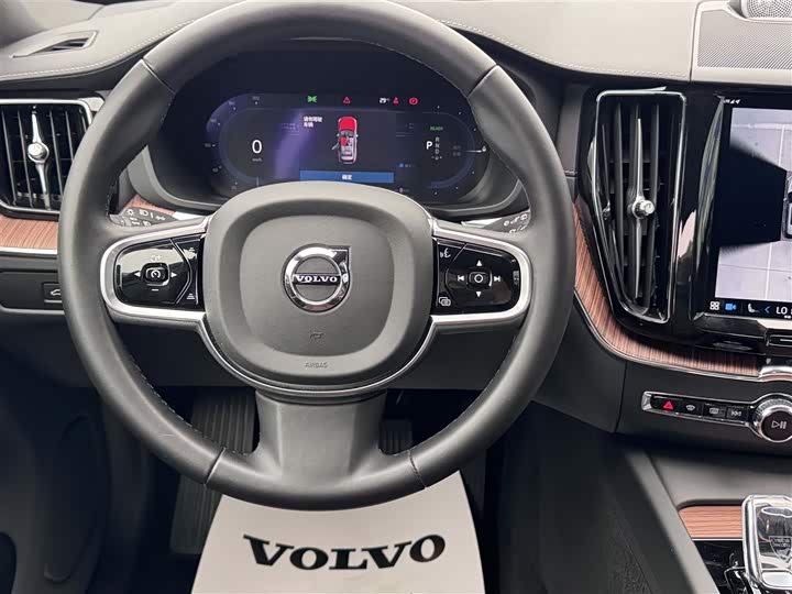Volvo XC60 Hybrid 2025 2025款 插电式混动 长续航四驱智雅豪华版