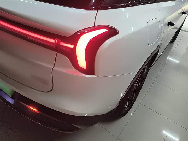 Hozon L 2024 2024款 增程 220 闪充版