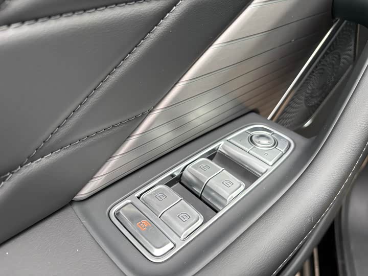 Hongqi HS7 Hybrid 2024 2024款 2.0T PHEV 四驱旗畅版 7座