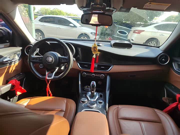 Alfa Romeo Giulia 2021 2021款 2.0T 280HP 豪华版