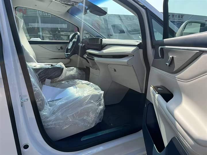 Buick GL8 Hybrid 2024 2024款 陆尊 奢享版 6座