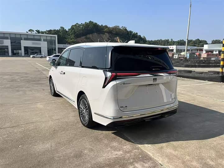 Buick GL8 Hybrid 2024 2024款 陆尊 奢享版 6座