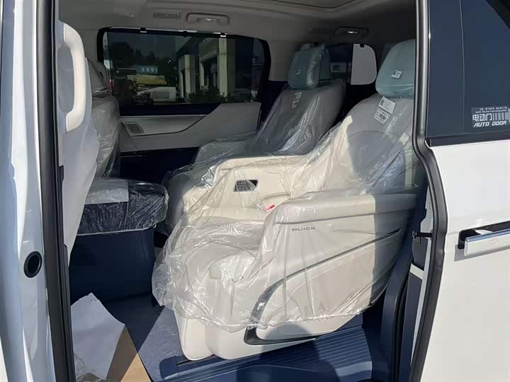 Buick GL8 Hybrid 2024 2024款 陆尊 奢享版 6座