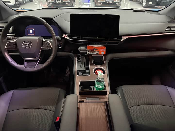 Toyota Granvia 2024 2024款 2.5L混动 尊贵PLUS版