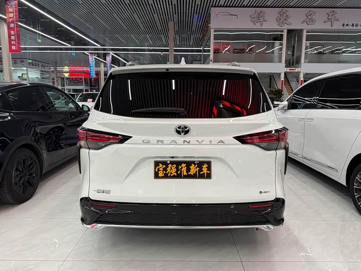 Toyota Granvia 2024 2024款 2.5L混动 尊贵PLUS版