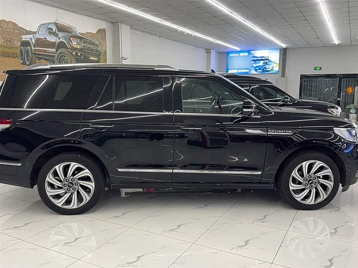 Lincoln Navigator 2022 2022款 3.5T 尊耀版