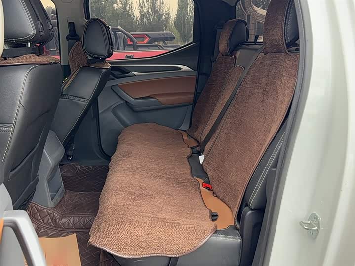 Maxus T70 2020 2020款 2.0T柴油手动四驱澳洲版长箱高底盘