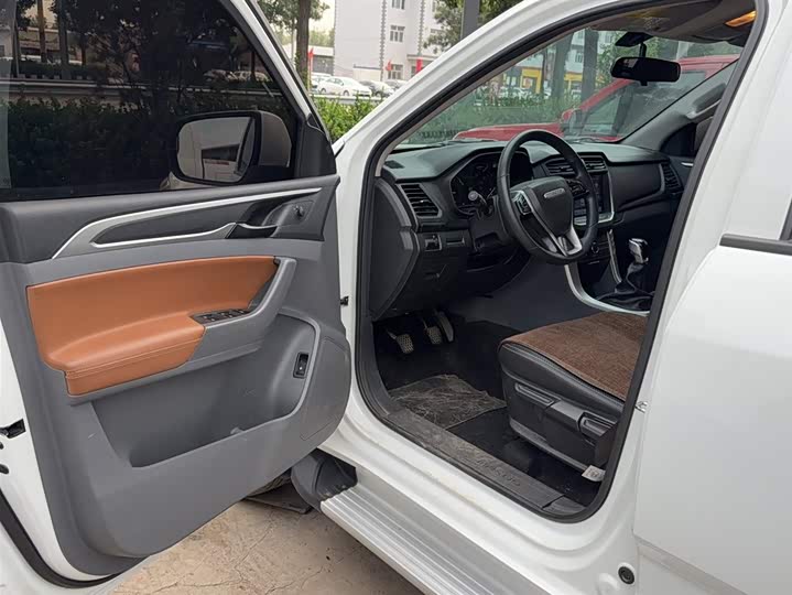 Maxus T70 2020 2020款 2.0T柴油手动四驱澳洲版长箱高底盘