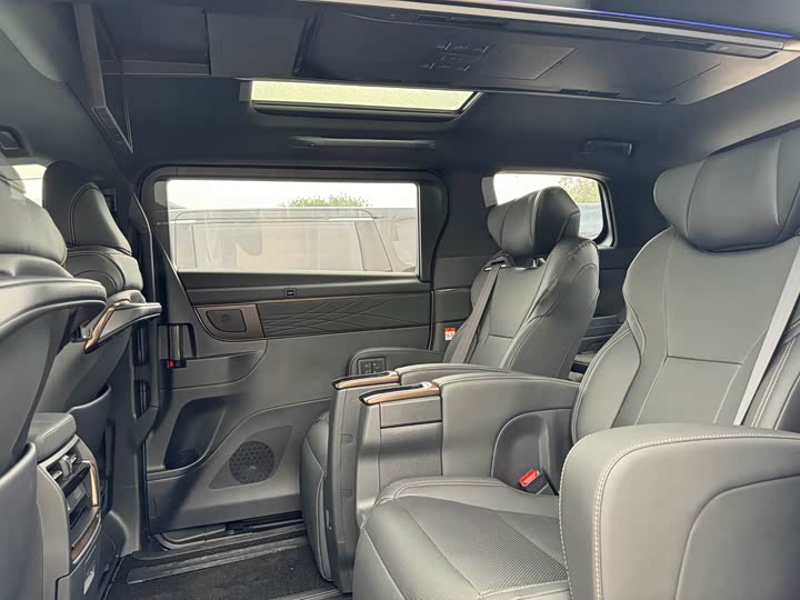 Toyota Alphard 2024 2024款 双擎 2.5L 臻享版