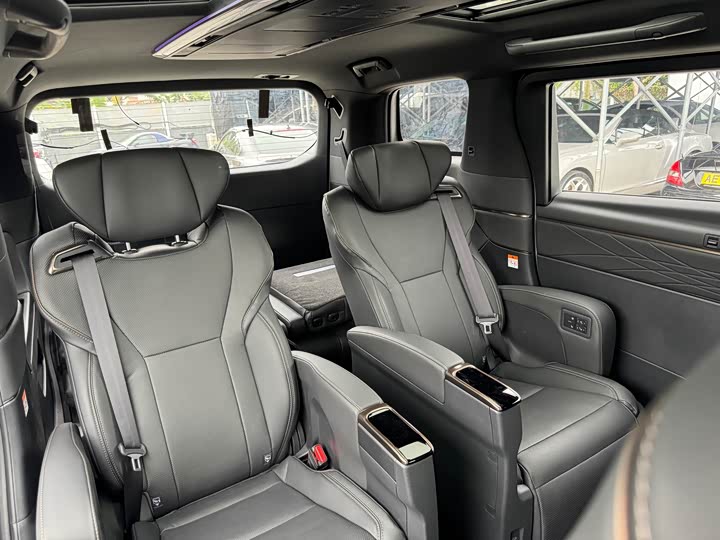 Toyota Alphard 2024 2024款 双擎 2.5L 臻享版