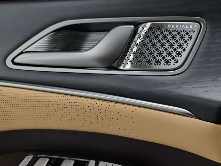 Denza D9 2025 2025款 DM-i 智驾版 1020 四驱旗舰型