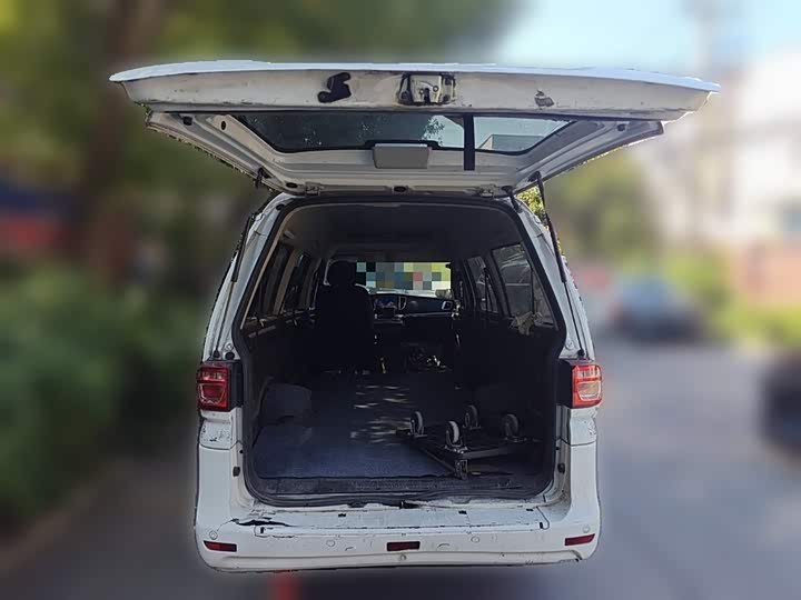 Dongfeng Forthing Lingzhi M5 EV 2022 2022款 普通版 基本型 7座