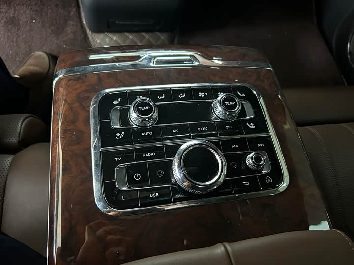 Hongqi LS7 (Guoyao) 2022 2022款 4.0T 尊爵旗舰版 4座