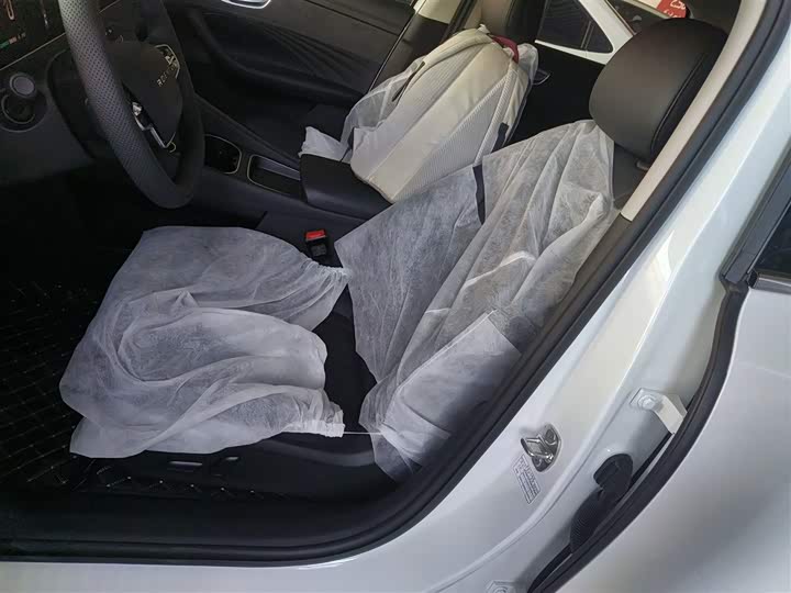 Roewe D7 2025 2025款 DMH 125km 世界冠军卓越版