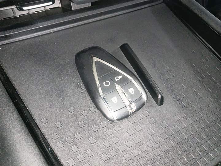 Changan UNI-T 2023 2023款 第二代 1.5T 尊贵型