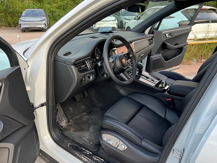 Porsche Macan 2025 2025款 Macan 2.0T 逐梦版