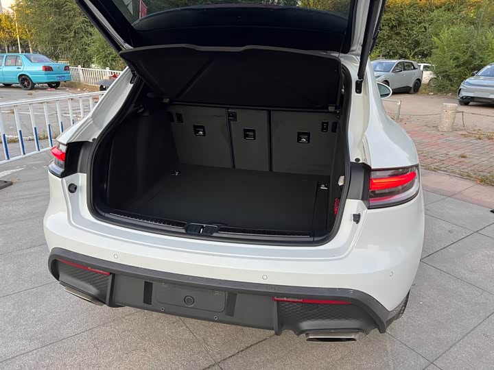 Porsche Macan 2025 2025款 Macan 2.0T 逐梦版