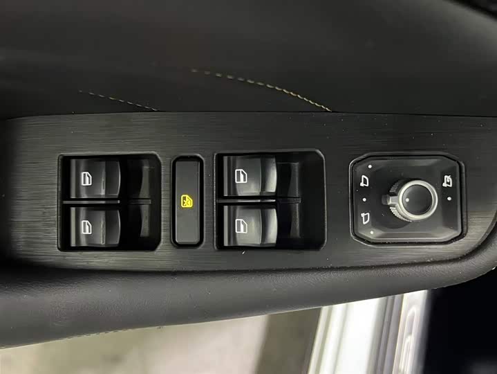 Haval F7x 2021 2021款 1.5T 两驱极智潮玩版