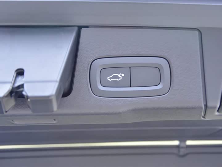 Volvo XC60 2026 2026款 B5 四驱智逸豪华版