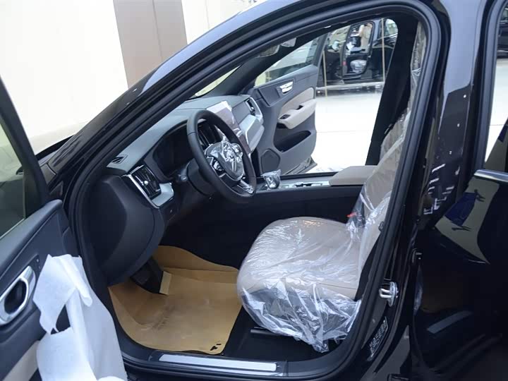 Volvo XC60 2026 2026款 B5 四驱智逸豪华版