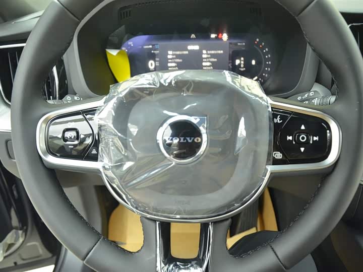Volvo XC60 2026 2026款 B5 四驱智逸豪华版