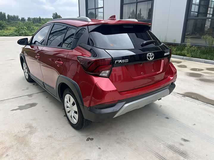 2022 Toyota Yaris L Hatchback