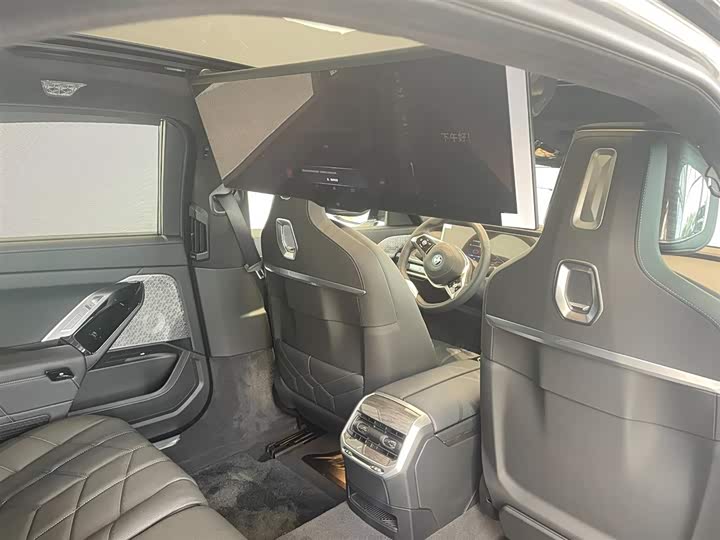 BMW i7 2023 2023款 xDrive60L 豪华套装