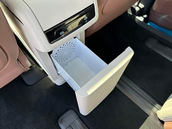 BYD Xia 2025 2025款 DM-i 1.5T 180km 卓越型