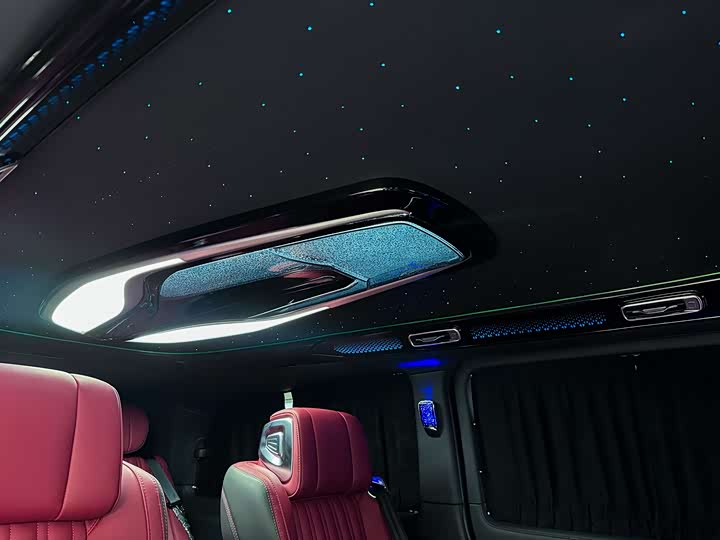 Mercedes-Benz Vito 2024 2024款 2.0T 商务版 7座