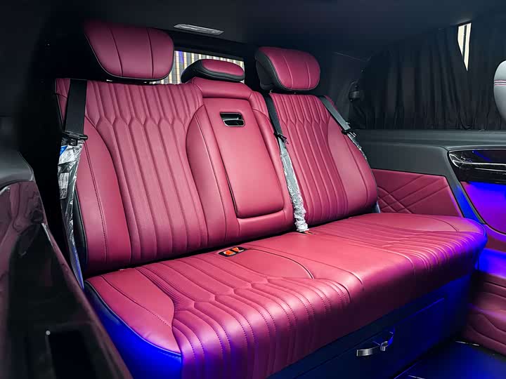 Mercedes-Benz Vito 2024 2024款 2.0T 商务版 7座