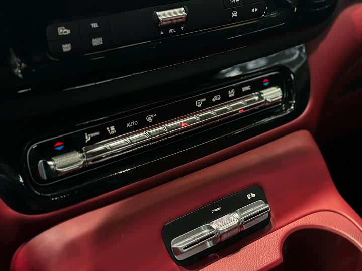 Mercedes-Benz Vito 2024 2024款 2.0T 商务版 7座