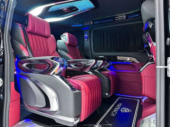 Mercedes-Benz Vito 2024 2024款 2.0T 商务版 7座